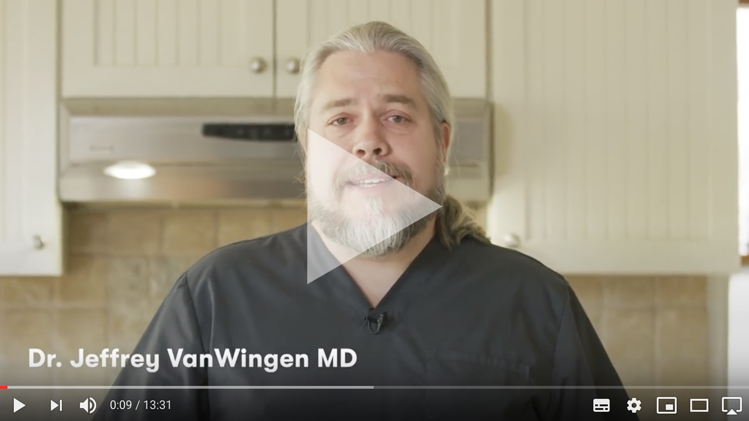 Deze afbeelding hoort bij FrankWatching Blog: Dit moet weten om jouw videos viraal te laten gaan van Stephan Makatita. In de video vertelt een Amerikaanse dokter hoe je het beste om kan gaan met het Corona virus.