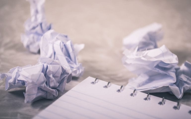 Verkreukeld papier proppen schrijven