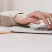 De contentspecialist: creatieve alleskunner met scherpe pen