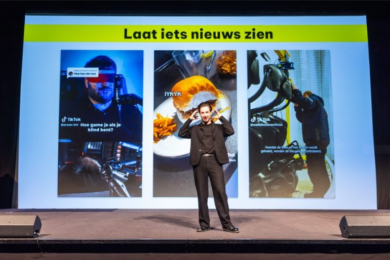 Bart Kampschreur op het podium van SocialToday Event 2024