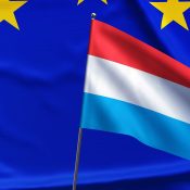 nederlandse vlag en europese vlag europapa