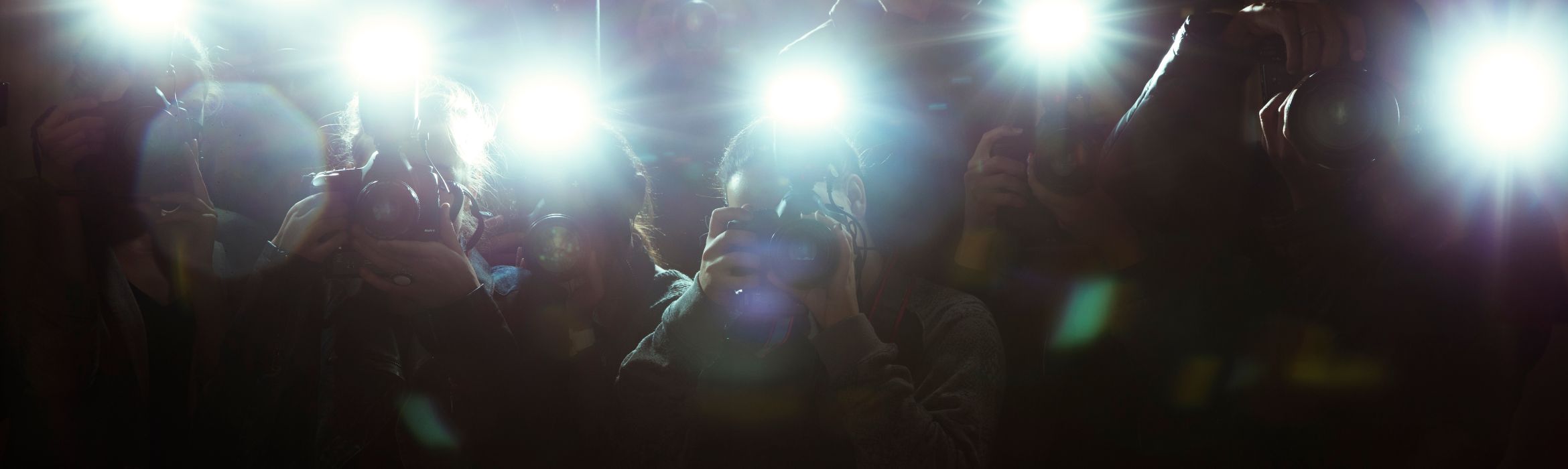 Header bij artikel over het kiezen van de juiste foto's voor een persbericht bron: KOTOIMAGES / Shutterstock